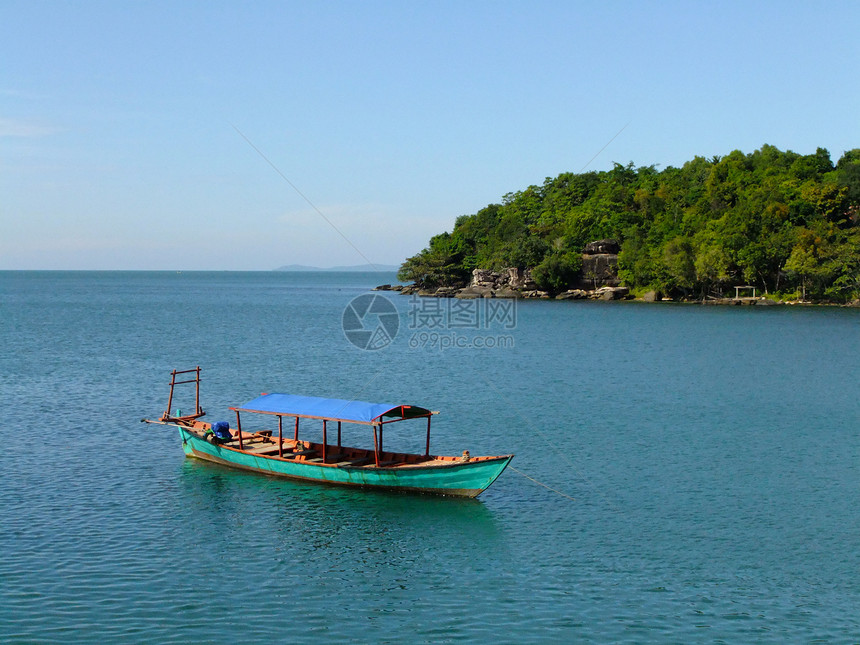 柬埔寨传统木制船天堂支撑热带海洋竹子海岸绿色钓鱼海湾海岸线图片