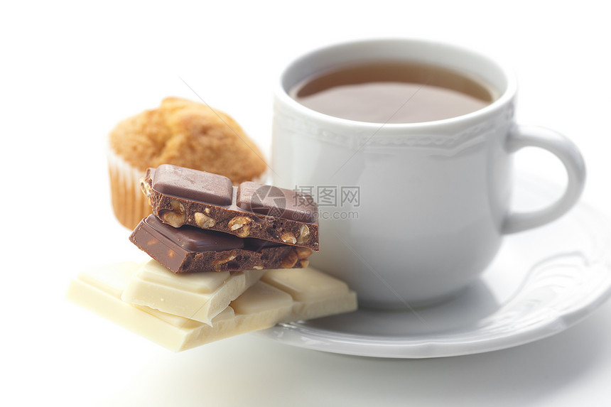 巧克力 茶叶和松饼 在白色上隔绝美食糖果蛋糕小吃面包芯片食物生活甜点房子图片