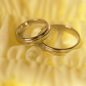 结婚戒指婚姻珠宝婚礼传统庆典仪式静物联盟情侣订婚背景图片