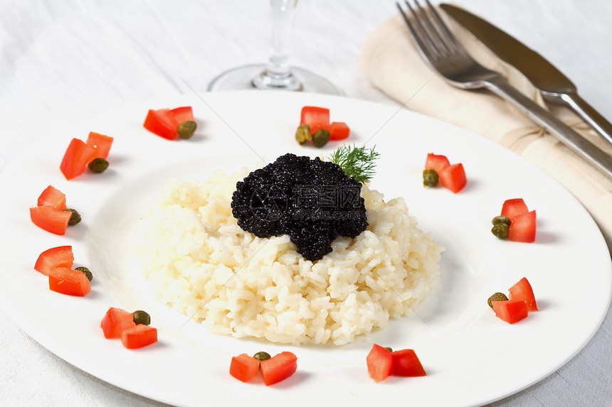 黑鱼子酱大米鱼子盘子食材草药辣椒香料食物餐厅营养黑色图片