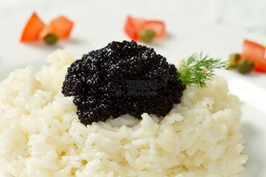 黑鱼子酱大米鱼子盘子黑色香料食材营养辣椒草药食品餐厅图片
