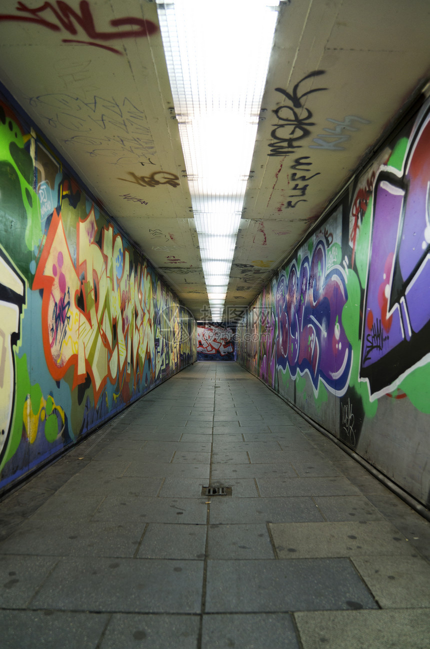 涂漆城市隧道色调阴影艺术走廊裂缝街道染料风化图片