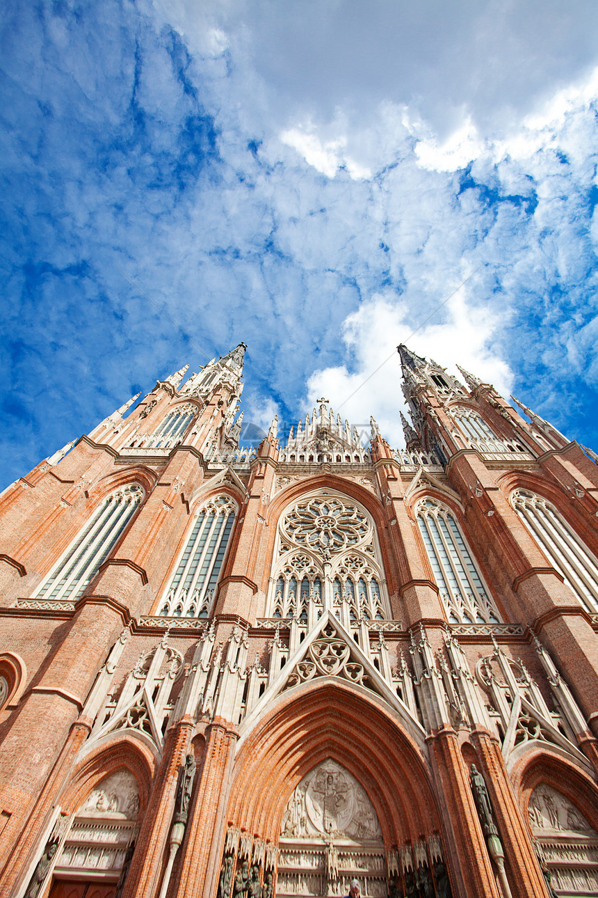 阿根廷拉普拉塔市的大教堂 阿根廷灵魂旅行教会宗教教堂文化天空建筑学红色旅游图片