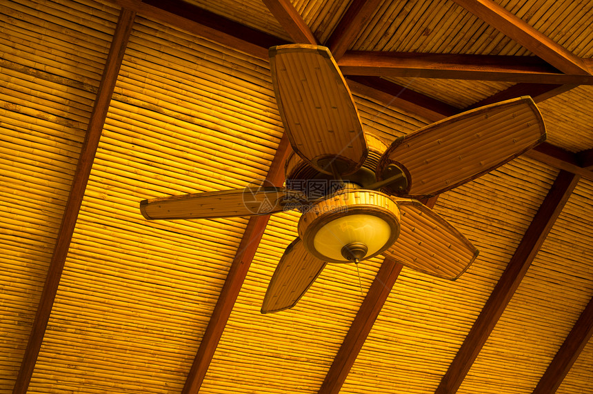 顶峰风扇古董水平刀片木头冷却殖民乡村螺旋桨呼吸机建筑学图片