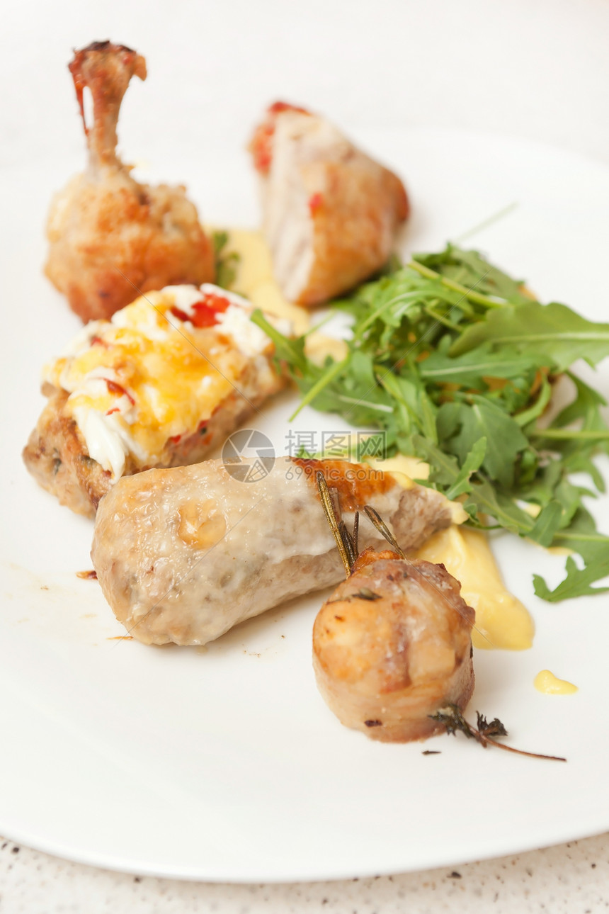 烤鸡餐厅草本植物美食胸部盘子沙拉午餐白色食物油炸图片