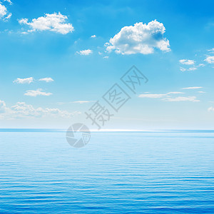 紫海云天放松美丽的高清图片