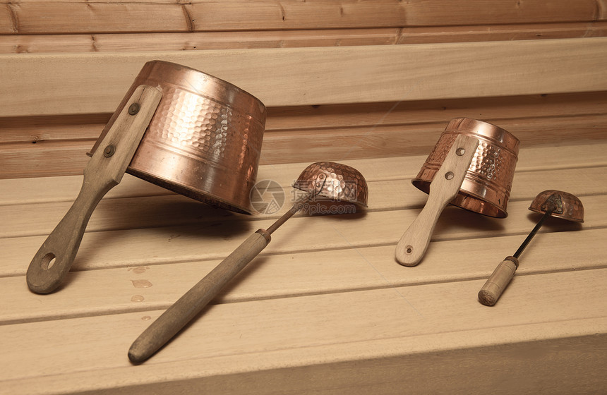 芬兰桑水温度金属长椅卫生浴室木头钢包保健图片