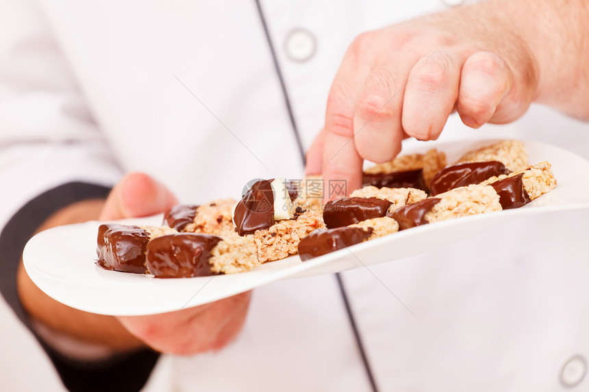 带巧克力的麦片棒玉米谷物核桃榛子纤维作坊营养香蕉厨房厨师图片