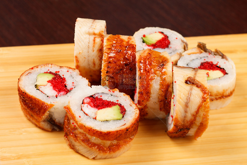 寿司加烹饪美食海鲜熟食餐厅蔬菜芝麻团体鱼子盘子图片