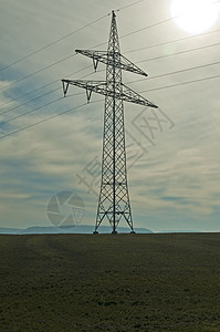 功电土地国家背光电源线绿色桅杆电源支持太阳草地高清图片