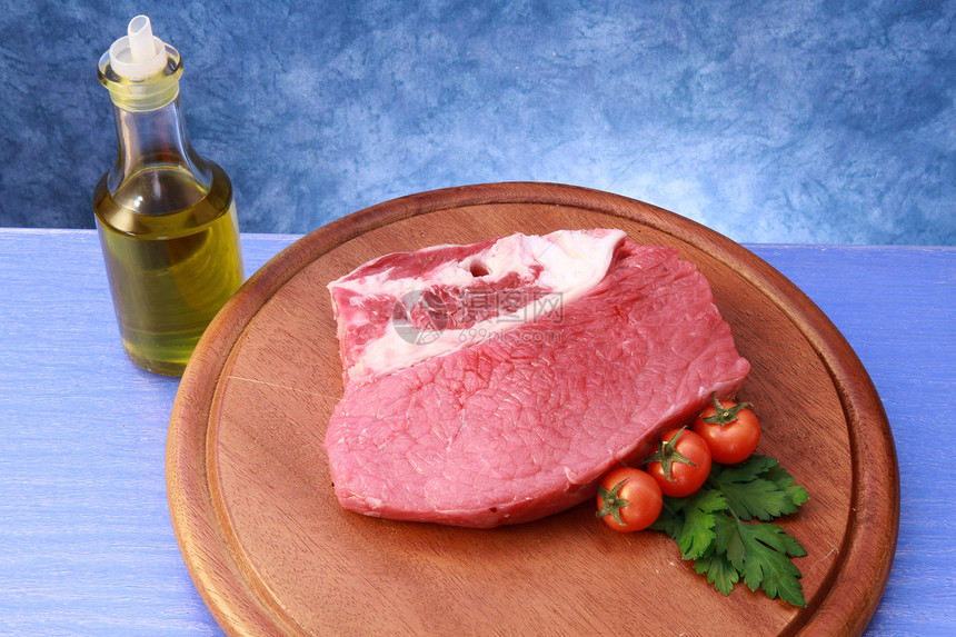 肉肉 生牛肉草本植物香菜洋葱花束牛扒戒指迷迭香烹饪屠夫百里香图片