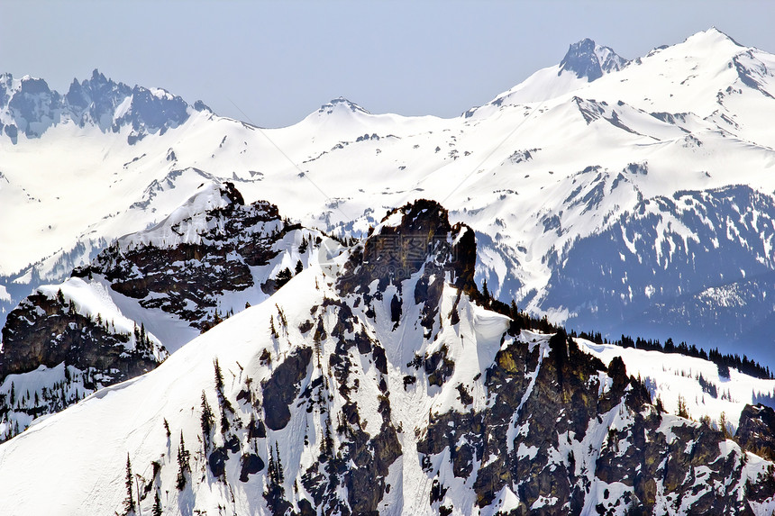雪脊线水晶山首脑高山公吨冰川脊线岩石远景白色国家顶峰图片