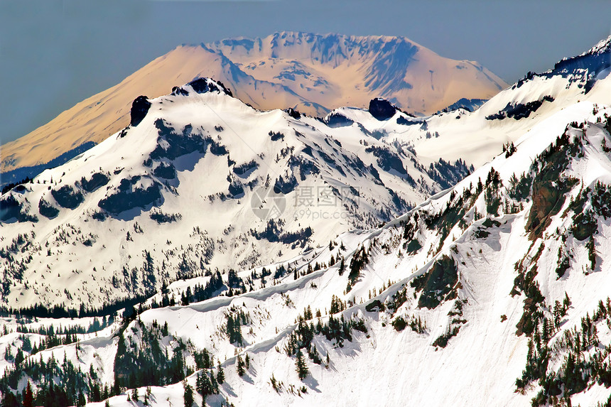 圣海伦斯雪山和海脊线火山山脉冰川顶峰雪山首脑高山岩石远景国家图片