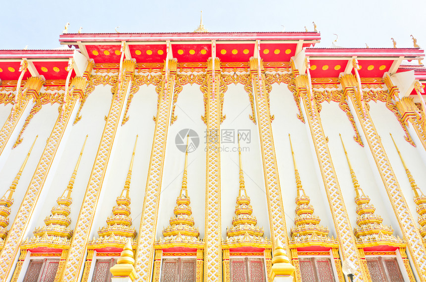 泰国寺庙的金塔建筑学艺术精神旅游遗产金子旅行文化游客宗教图片