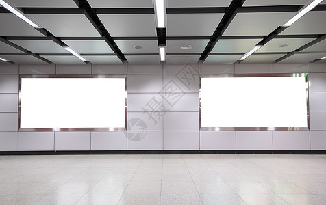 畅游香港海报现代大楼内空白的广告广告火车民众城市广告牌庇护所运动车站日光建筑物背景