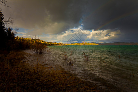 尚普兰湖彩虹自由波浪高清图片