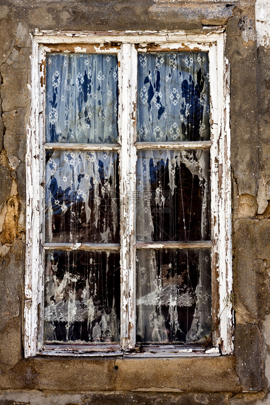 旧的衰老窗口城市房子古董损害棕色窗户建筑水泥白色玻璃图片