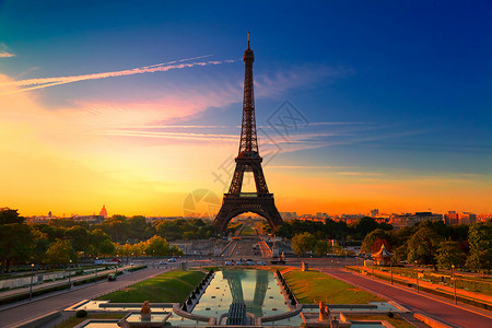 法国巴黎景观黄色阳光天际首都建筑学地标建筑旅行火焰高清图片