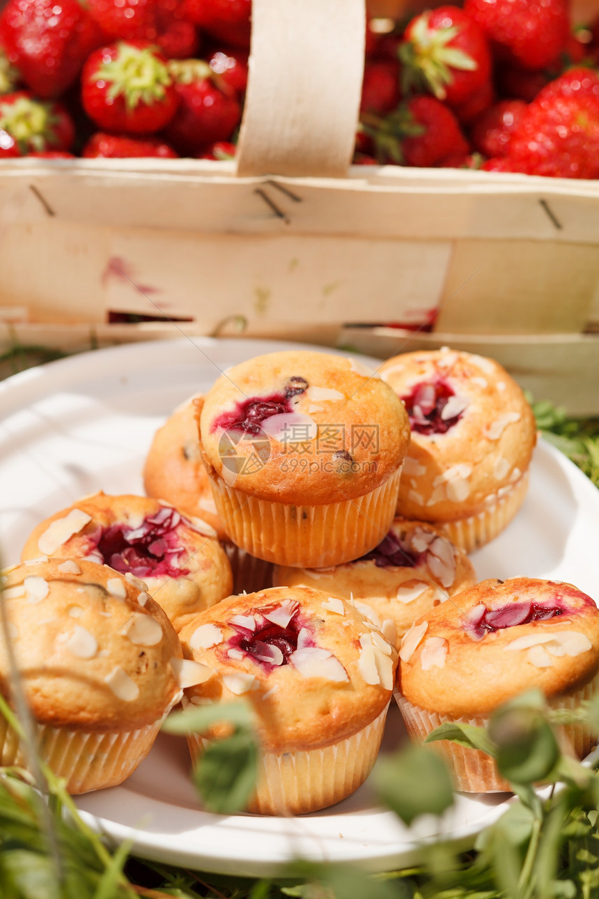 夏季松饼甜点食物早餐野餐营养绿色糕点蛋糕小吃篮子图片