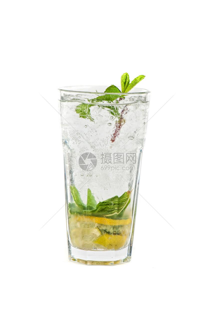 新鲜的莫吉托草本植物玻璃拉丁水果反射柠檬果汁美食食物叶子图片