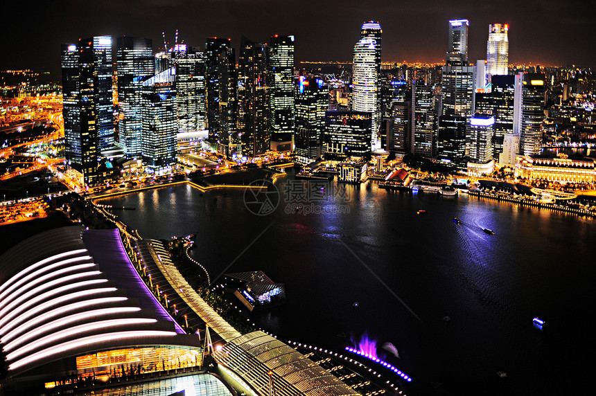 新加坡夜间风景假期反射景观金融天空场景建筑物城市摩天大楼图片