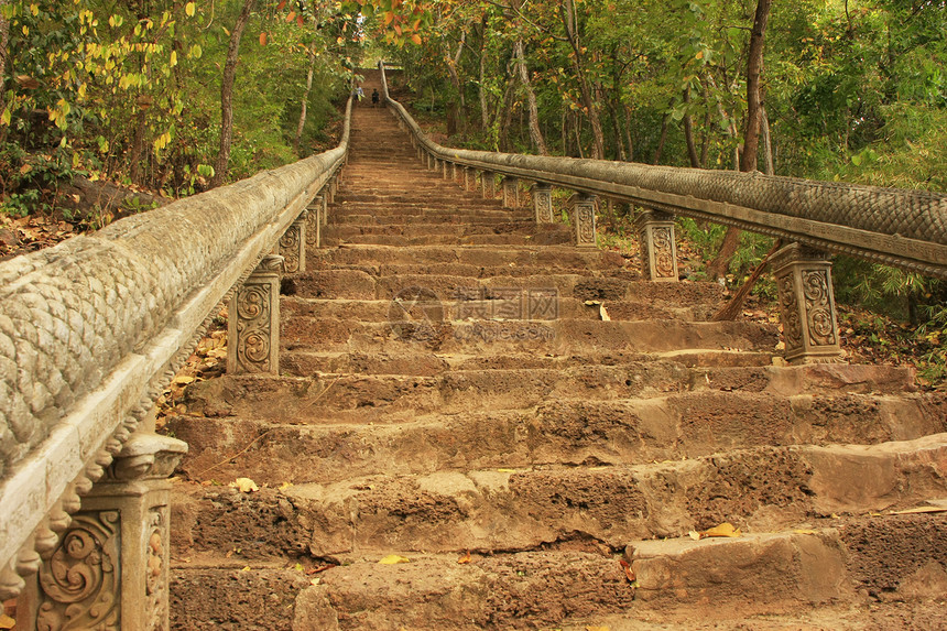 通往柬埔寨马德望省的楼梯图片