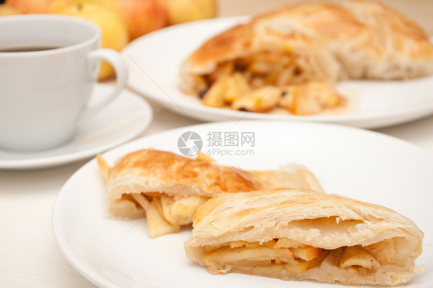 苹果树struddel咖啡水果甜点脆皮食物美食糕点面包馅饼盘子图片