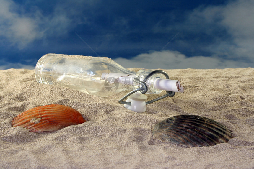 瓶装消息救援贝壳玻璃镜像海滩瓶子邮政帮助图片