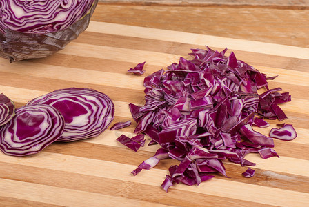 被选中的卷心菜烹饪紫色水平健康切菜板蔬菜背景图片