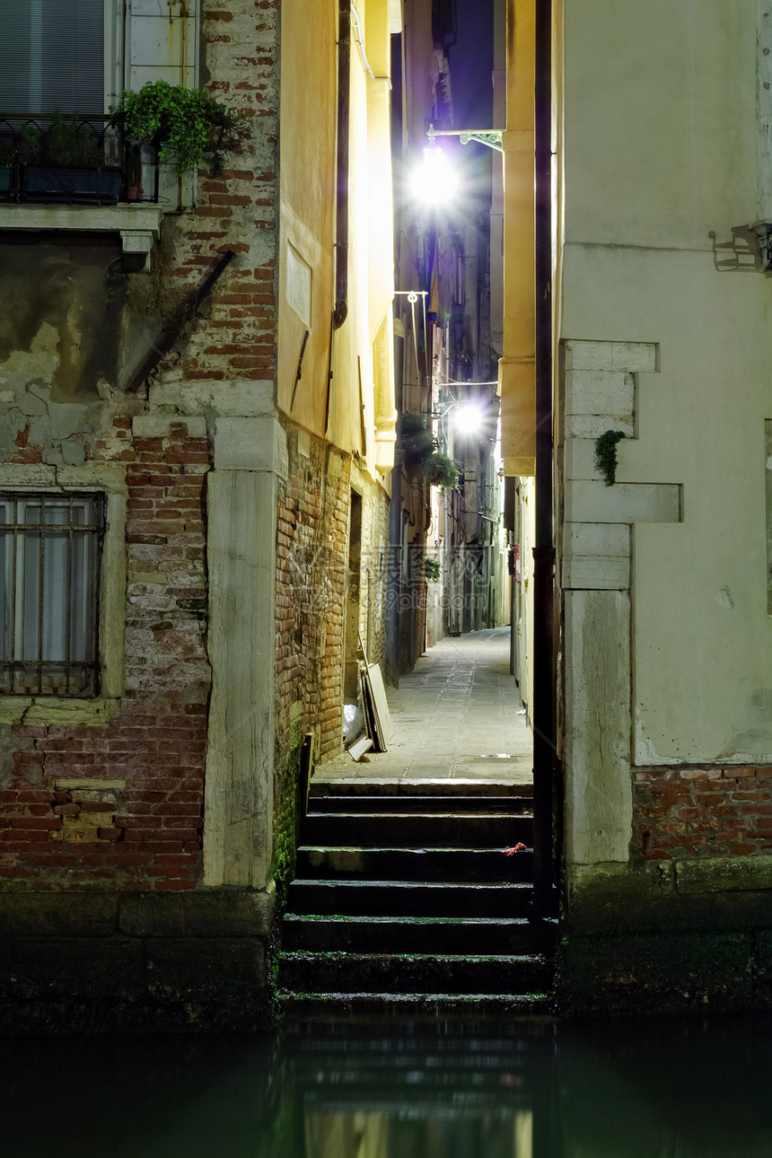 黑暗中的威尼斯巷图片