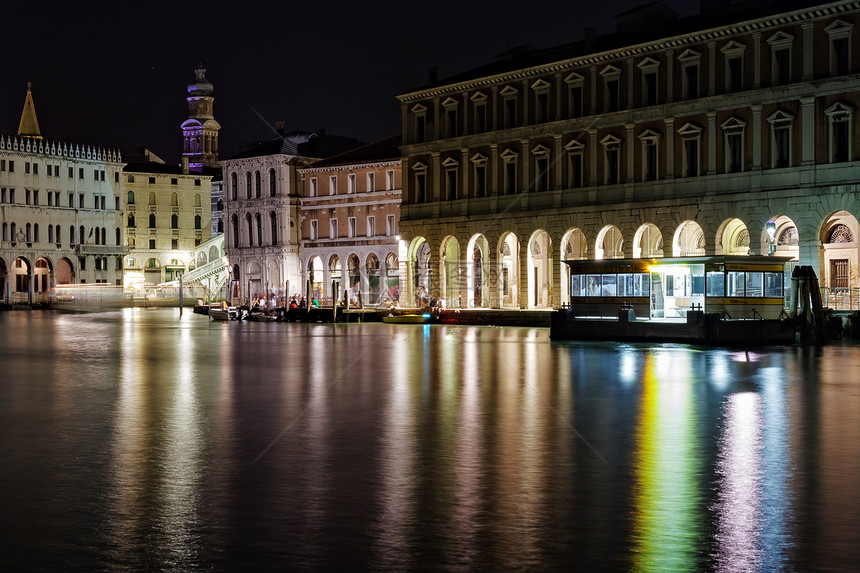 晚上大运河 威尼斯运河戏剧性文化建筑天空场景缆车历史性街道反思图片