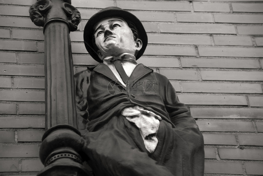 查理查卓林菲古尔男性雕刻雕像导演娱乐雕塑圆顶男人性格礼帽图片