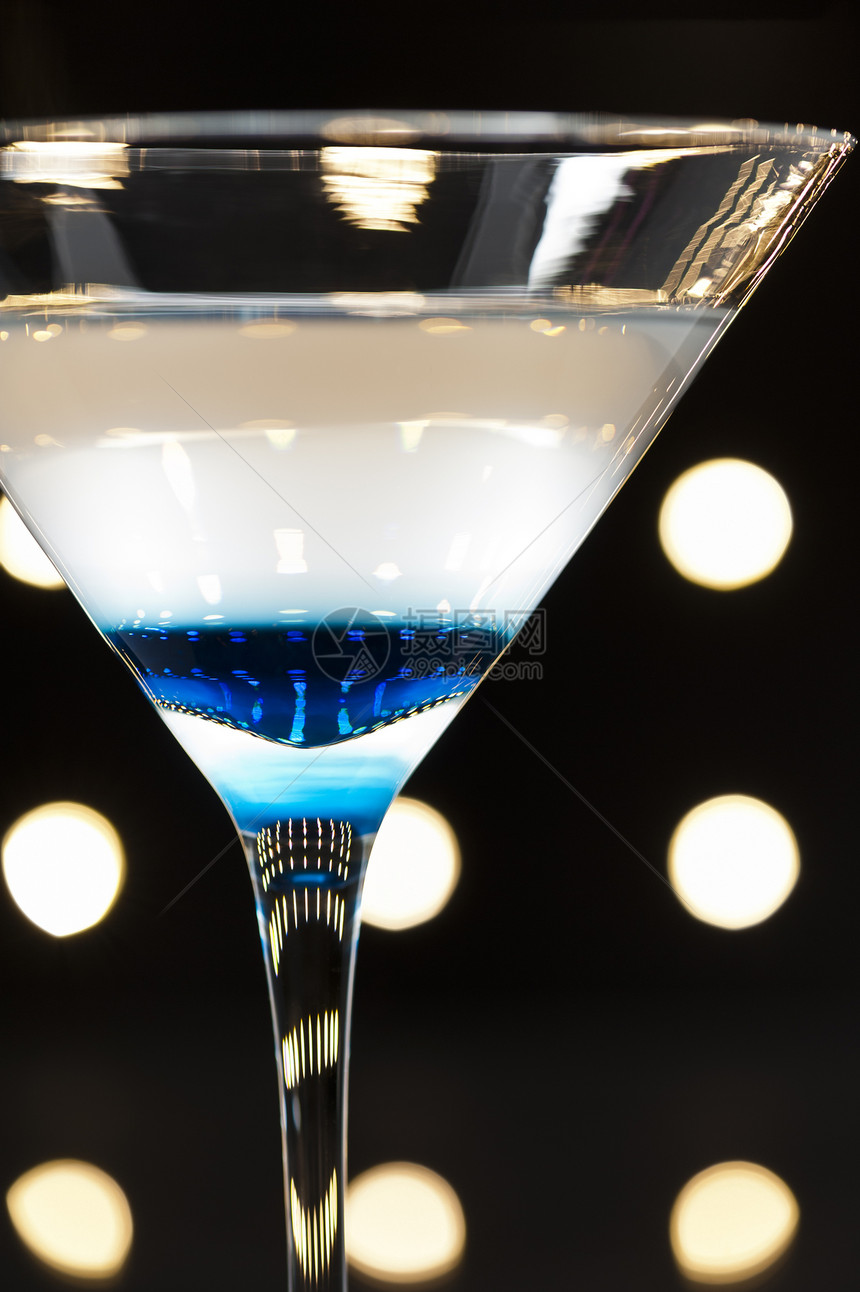 舞池的鸡尾酒餐厅夜生活俱乐部大都会饮料派对酒精调酒师玻璃反射图片