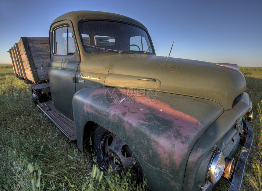 传统农场卡车农业褪色保险杠破坏汽车国家乡愁车辆炙烤古董图片