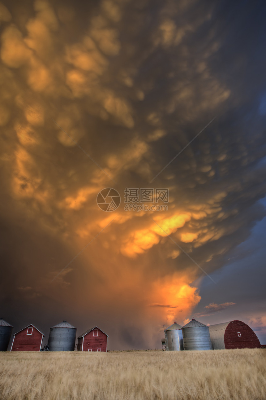 加拿大日落暴云太阳场景天堂力量天空天气雷雨风暴危险射线图片