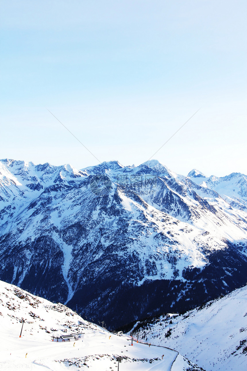 冬季山区季节全景高山气候冻结风景滑雪阳光顶峰蓝色图片