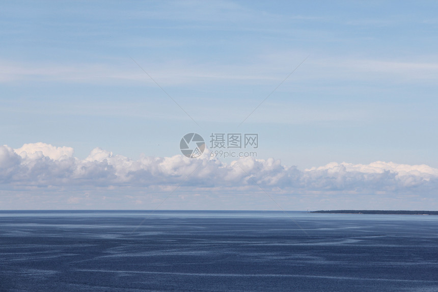 水的地平线海湾海浪天空反射蓝色水平海洋气候场景全景图片