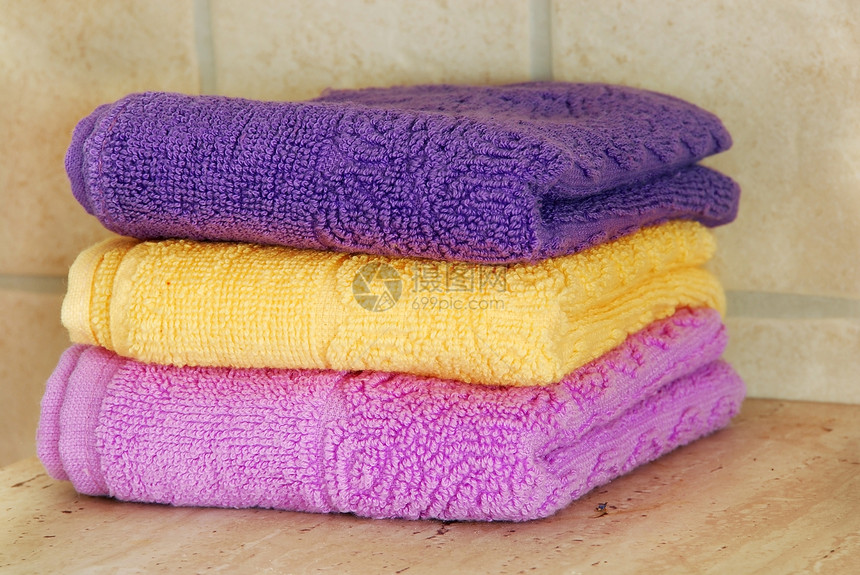 彩色的毛巾疗法淋浴纤维织物香气芳香紫色团体身体柔软度图片