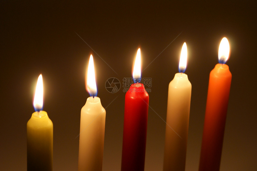 燃烧蜡烛黄色火焰纪念红色温暖宏观黑色橙子图片