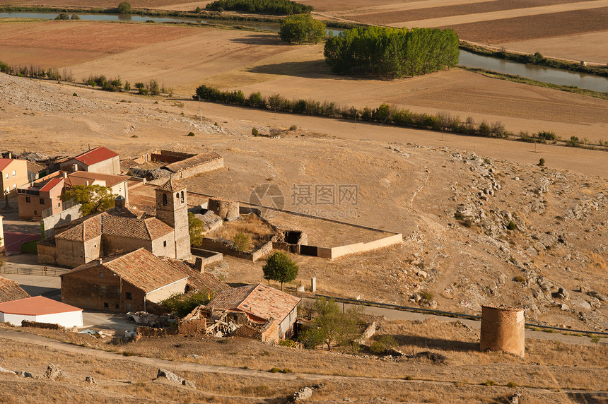 中世纪小村废墟水平历史性农业教会收获图片