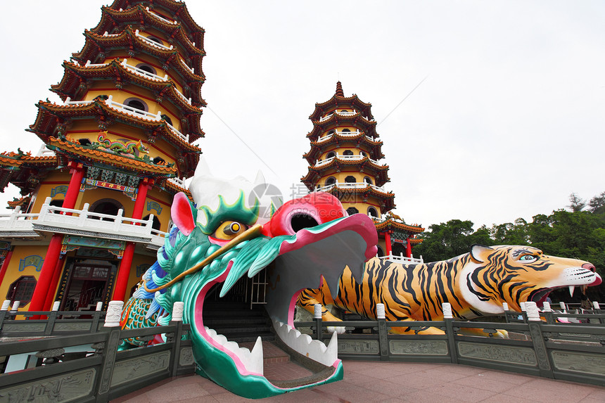 龙虎塔栏杆场景曲线古董天空阳台陶器蓝色旅行传统图片