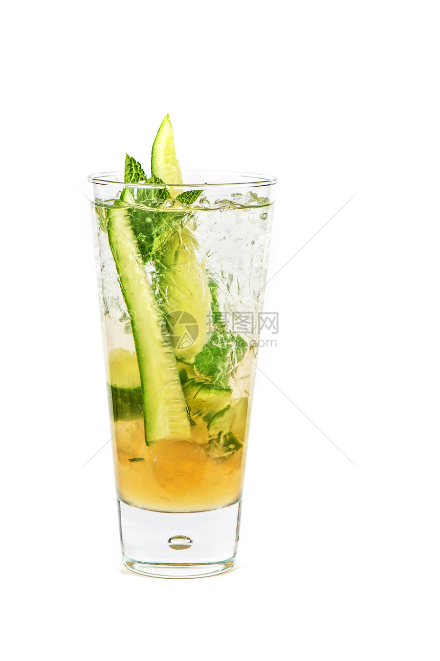 加黄瓜鸡尾酒文化热带草本植物水果叶子果汁薄荷柠檬反射糖浆图片