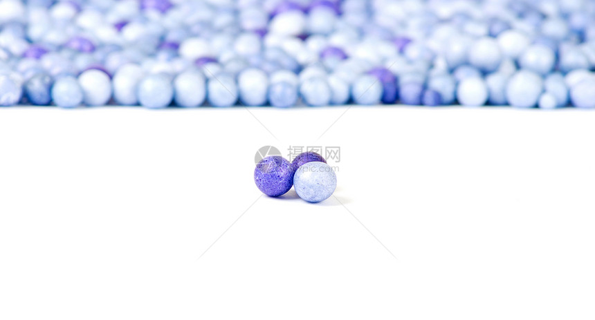 一个蓝色和两个紫色的小珍珠吊坠艺术宝石礼物饰品收藏装饰品珠子水晶创造力图片
