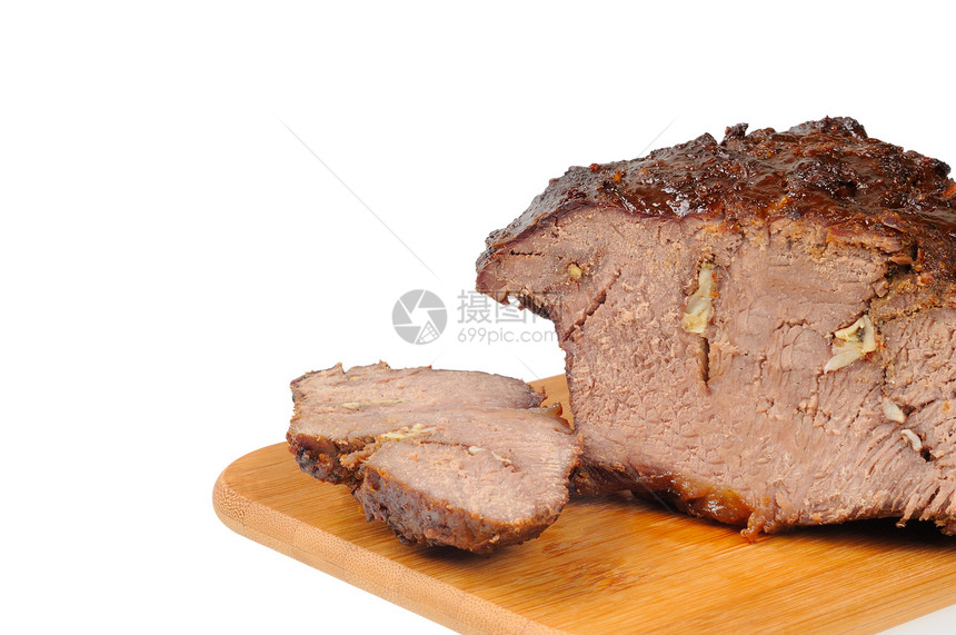 木板上烤牛肉晚餐红色炙烤烹饪美食烧烤牛扒食物图片