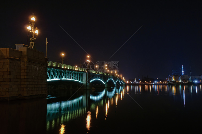 俄罗斯圣彼得堡 夜景文化城市照明三位一体地标历史性旅行火灾灯笼旅游图片