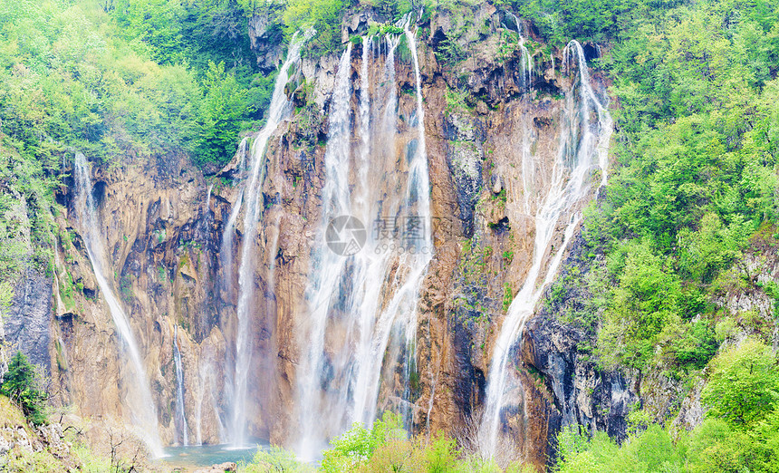 克罗地亚普利维茨湖泊国家公园的瀑瀑 横向图片