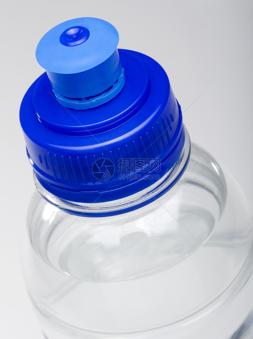 塑料瓶盖饮料瓶液体宏观蓝色来源矿物温泉淡水白色普林图片