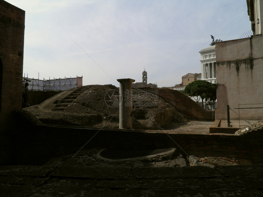 Trajan在罗马的论坛和市场游客建造加法皇帝地标建筑学旅游红色建筑遗产图片