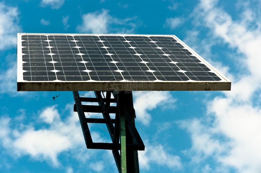 面向天空的太阳能电池板面板车站蓝色植物气候技术环境活力木板商业控制板图片