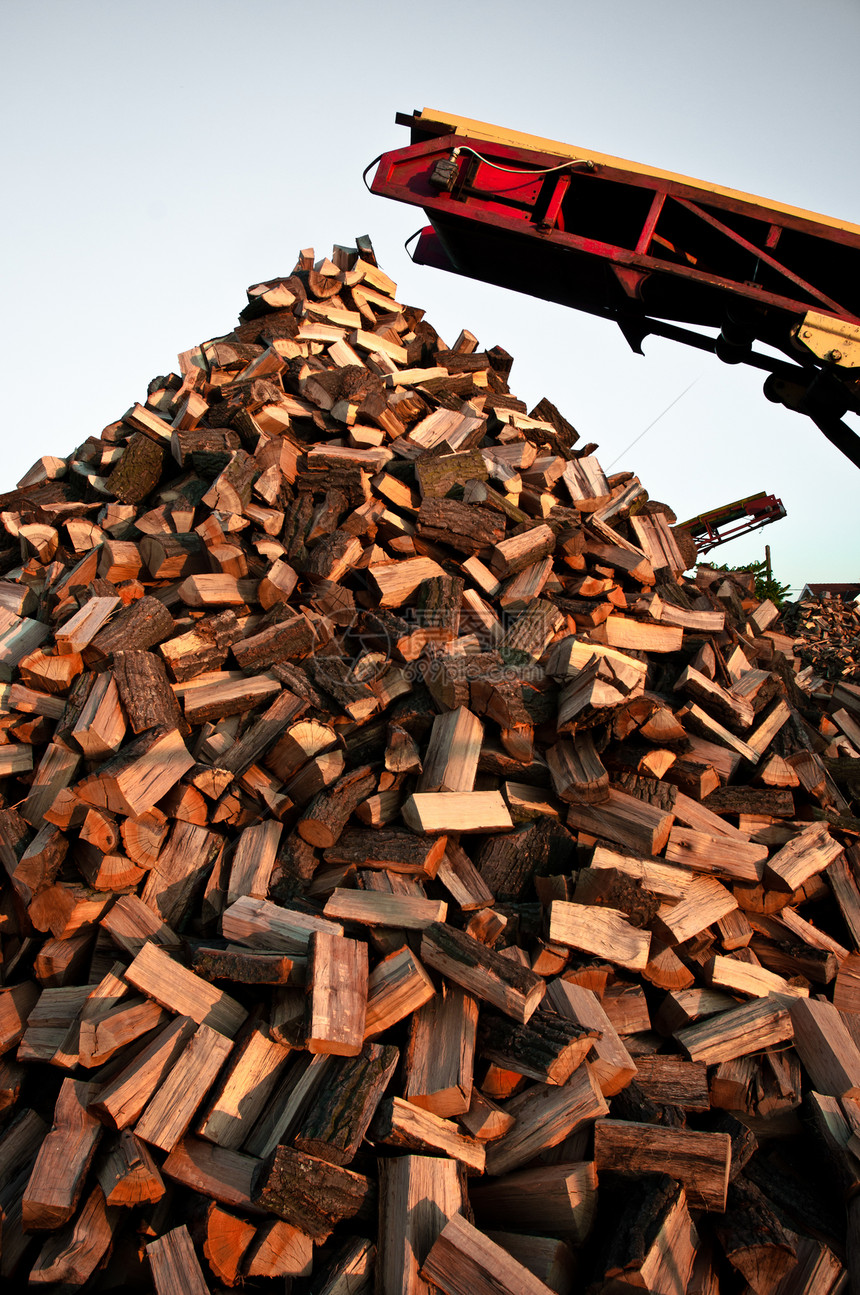 火柴木头材料温暖林业机器木材生产燃料活力柴堆图片